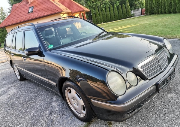 Mercedes-Benz Klasa E cena 10900 przebieg: 145000, rok produkcji 2001 z Suchedniów małe 497